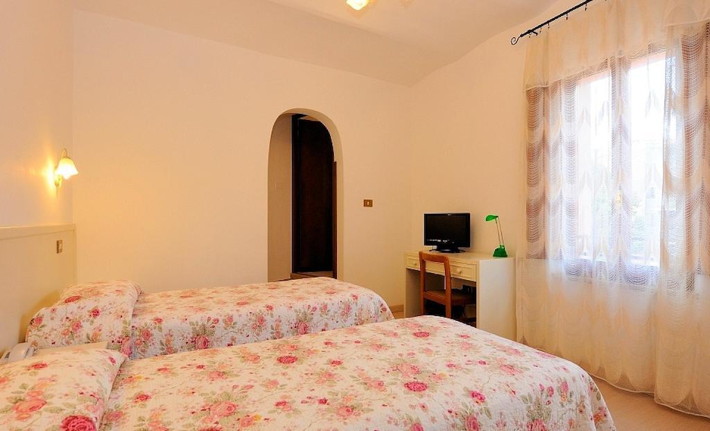 Hotel San Sebastiano Perugia Ruang foto
