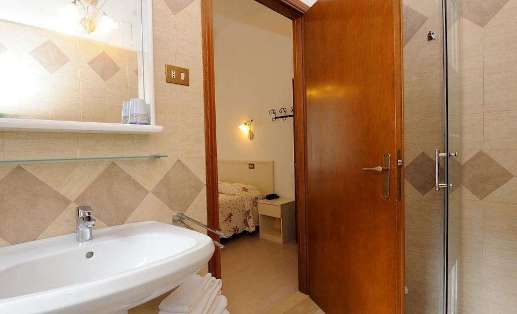 Hotel San Sebastiano Perugia Ruang foto