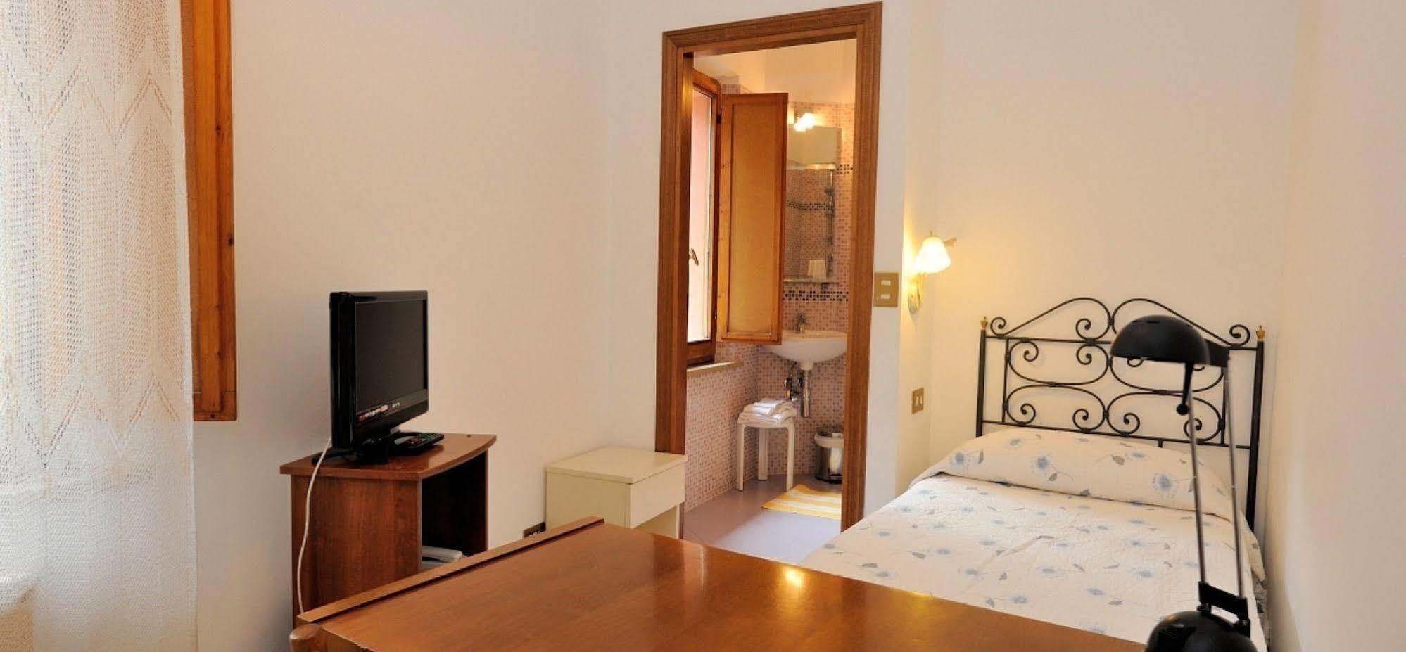 Hotel San Sebastiano Perugia Bagian luar foto