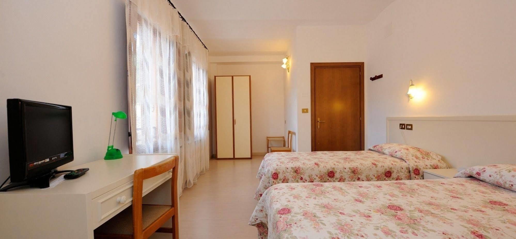 Hotel San Sebastiano Perugia Bagian luar foto