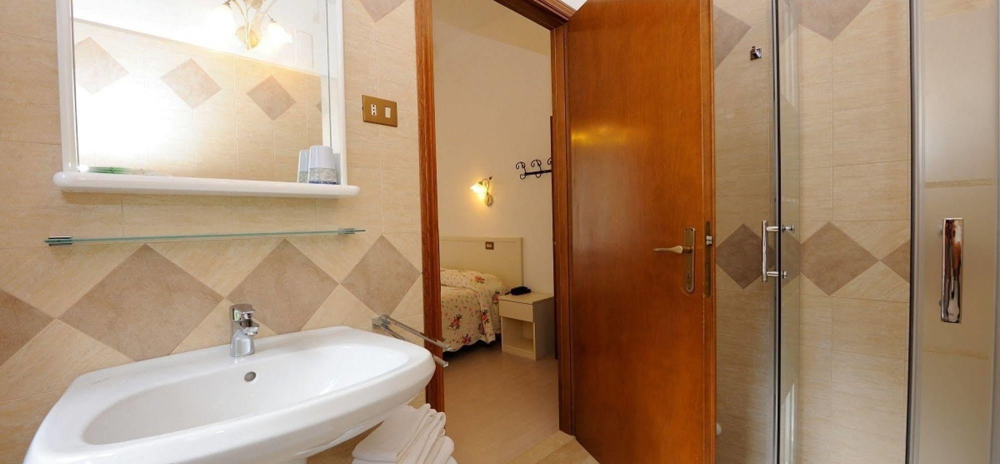Hotel San Sebastiano Perugia Bagian luar foto