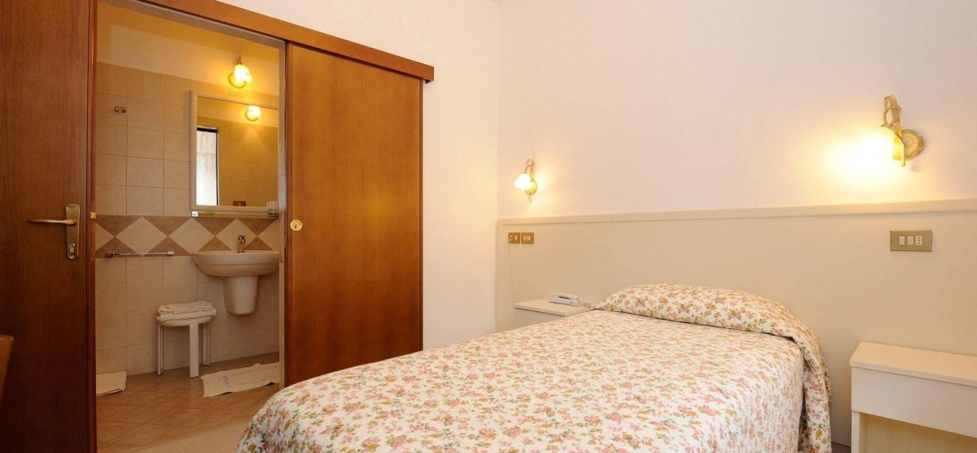 Hotel San Sebastiano Perugia Bagian luar foto