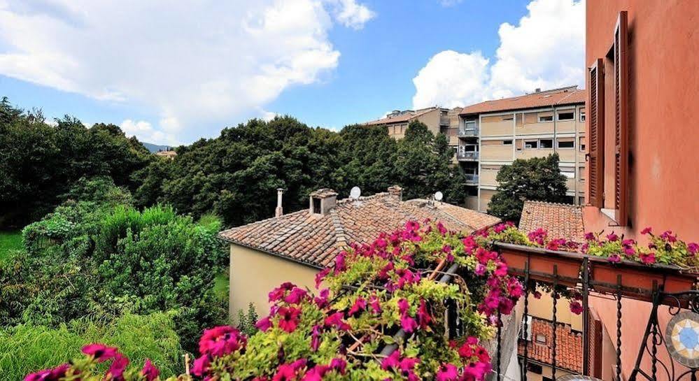 Hotel San Sebastiano Perugia Bagian luar foto